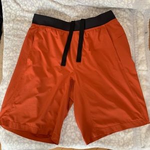 Lululemon Men’s short 11”